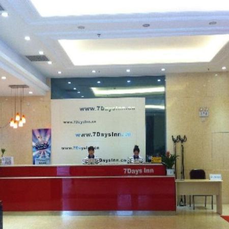 7 Days Inn Chengdu East Railway Station West Squar Bagian luar foto