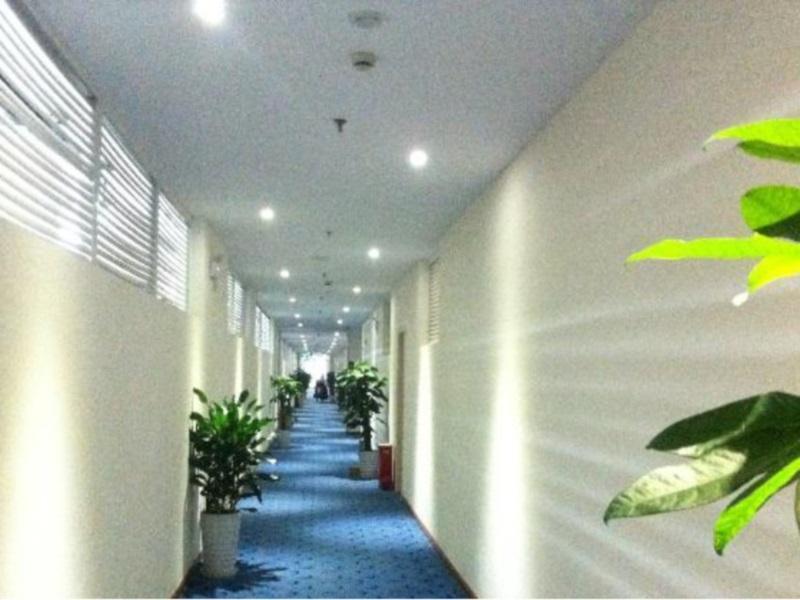 7 Days Inn Chengdu East Railway Station West Squar Bagian luar foto